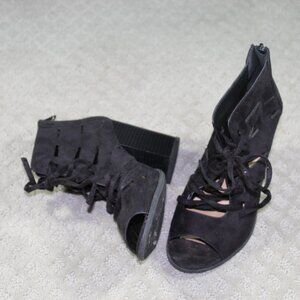 Soda Women's Sz 7M Black Faux Suede Leather Strappy 3.5" Block Heels